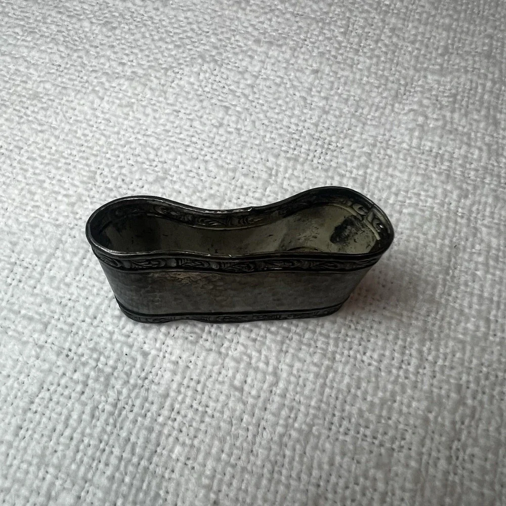 Vintage Silver‎ Patina Hammered Detail Edging Napkin Holder Antique Tablescape
